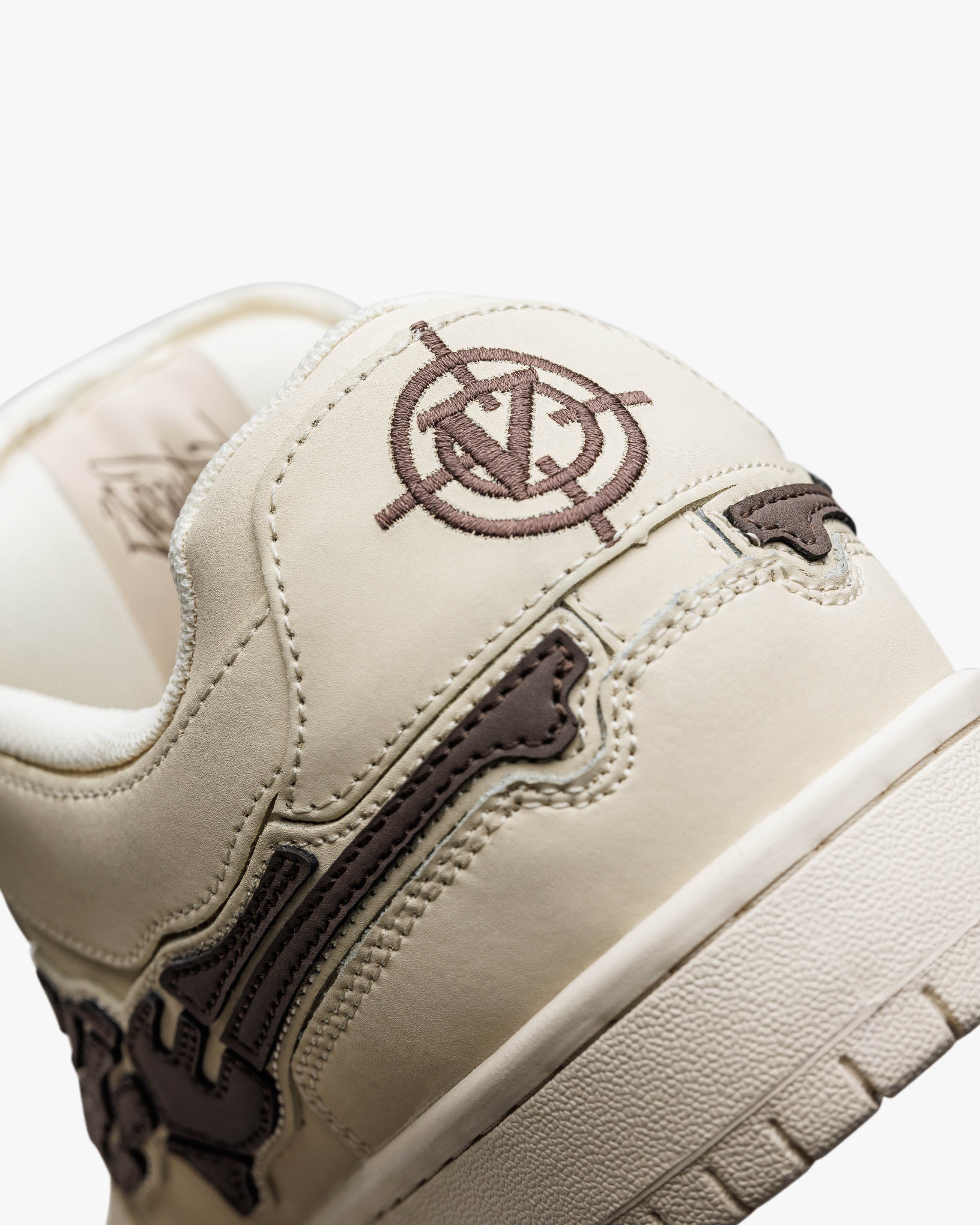 AKIMBO LOWS "REVERSE CAPPUCCINO"