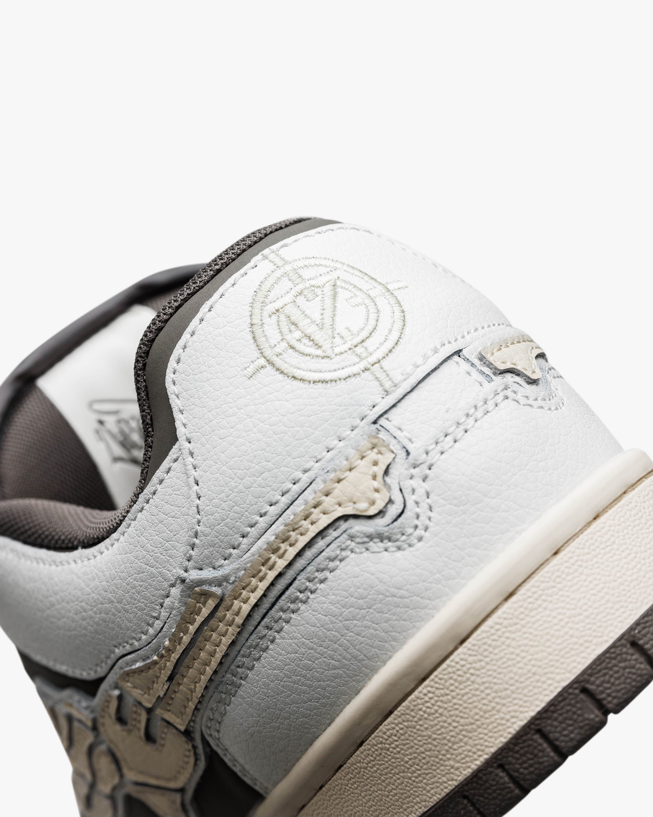 AKIMBO LOWS "BONE CAPER"