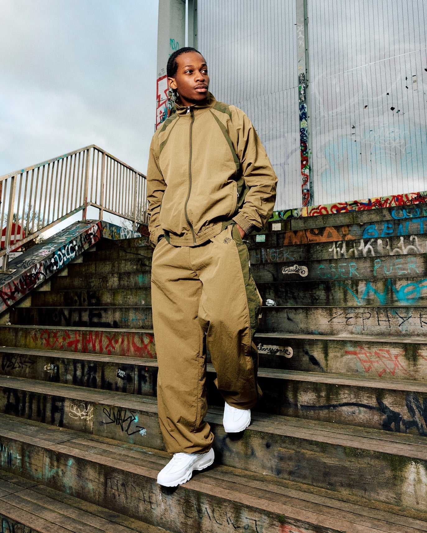 TRACK JACKET V3 OLIVE TAN