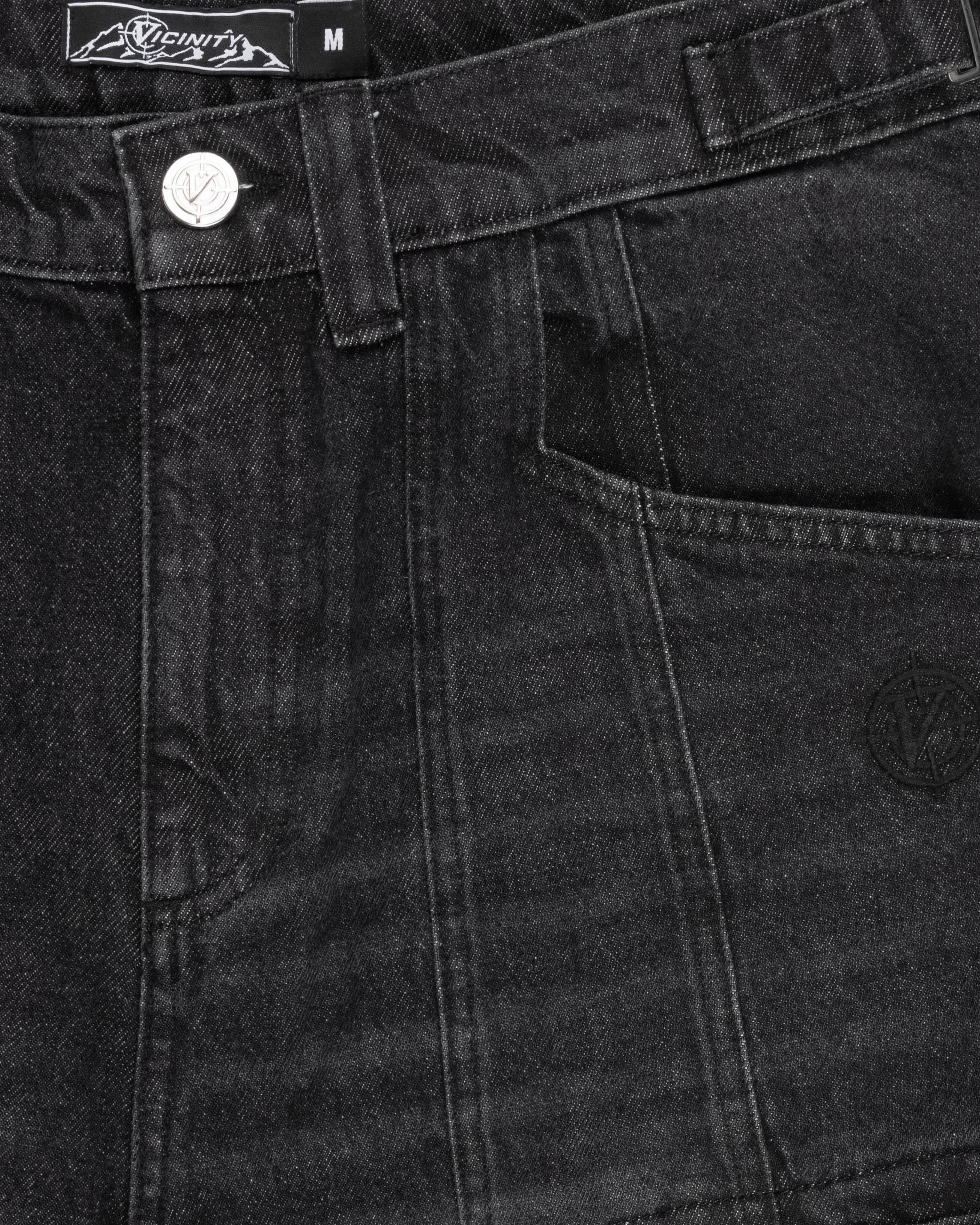 WASHED BLACK DENIM CARGO JORTS