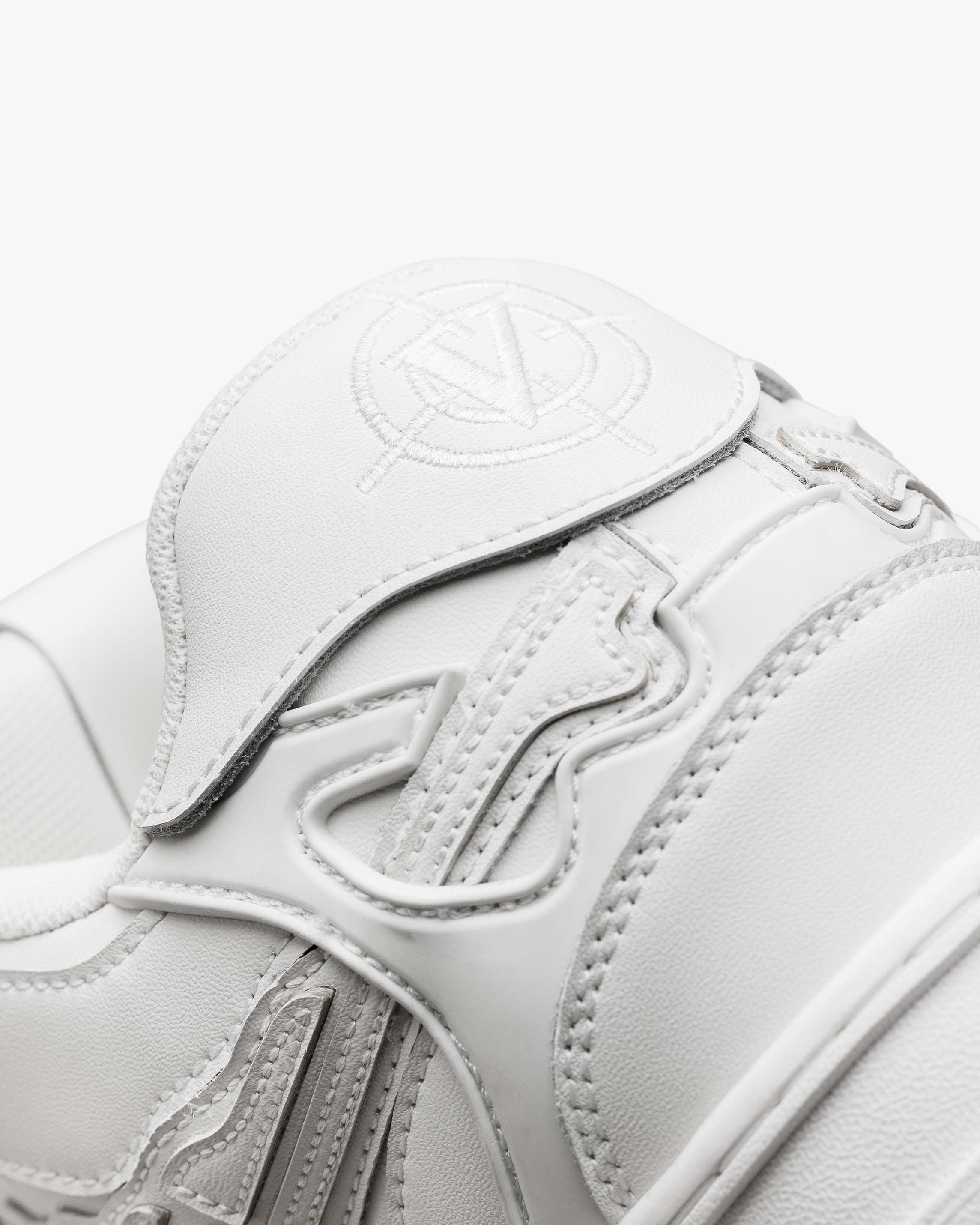 AKIMBO LOWS V2 "PURE WHITE"