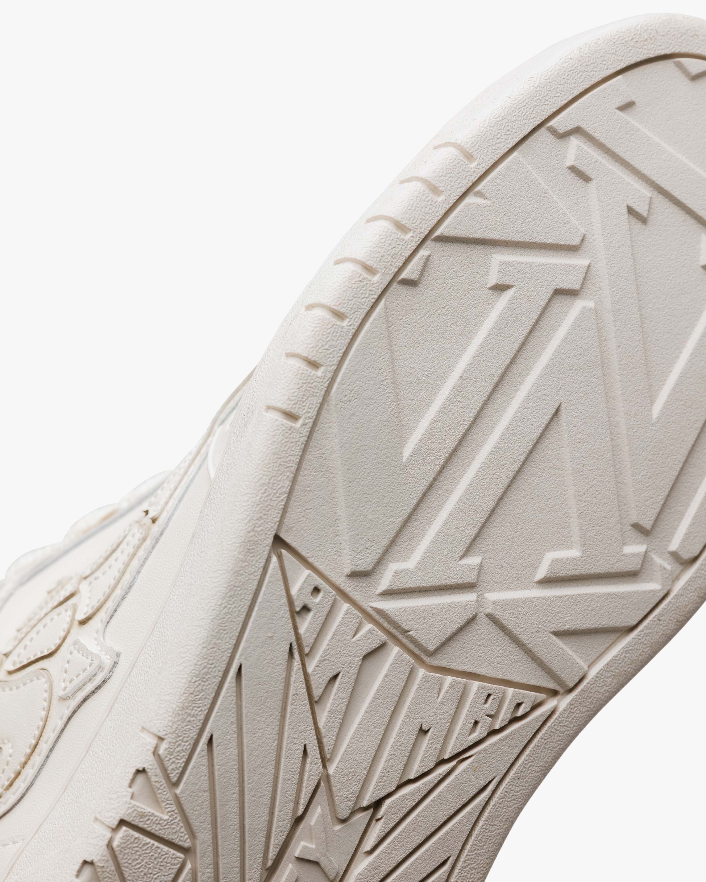 AKIMBO LOWS V2 "BUTTER"