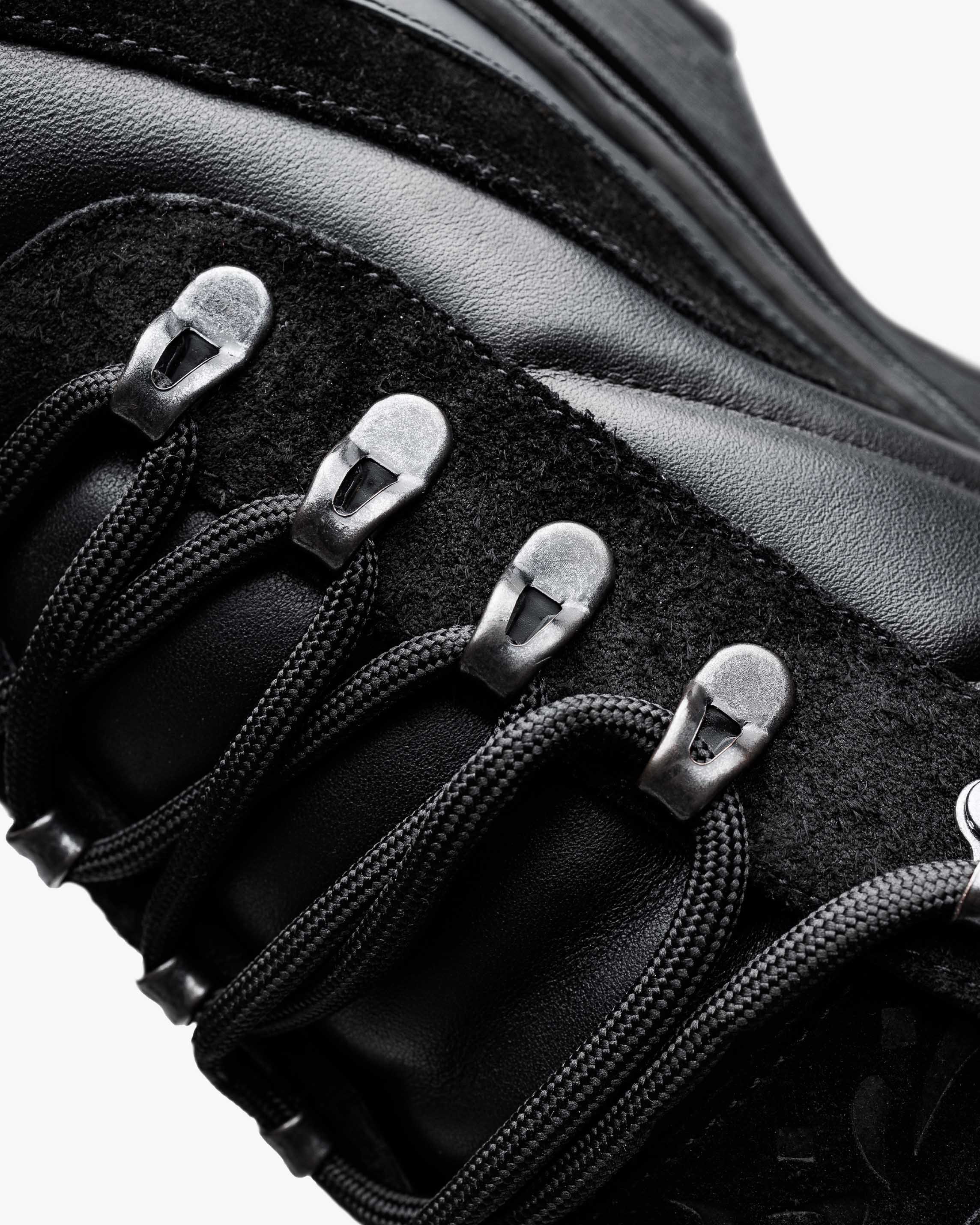 VENTURE LOWS "TRIPLE BLACK"